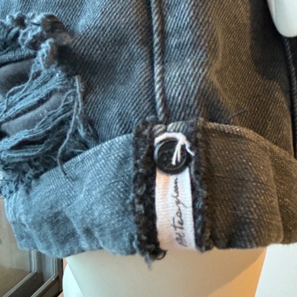One Teaspoon Jean Shorts Black distressed button fly low rise - Picture 9 of 15